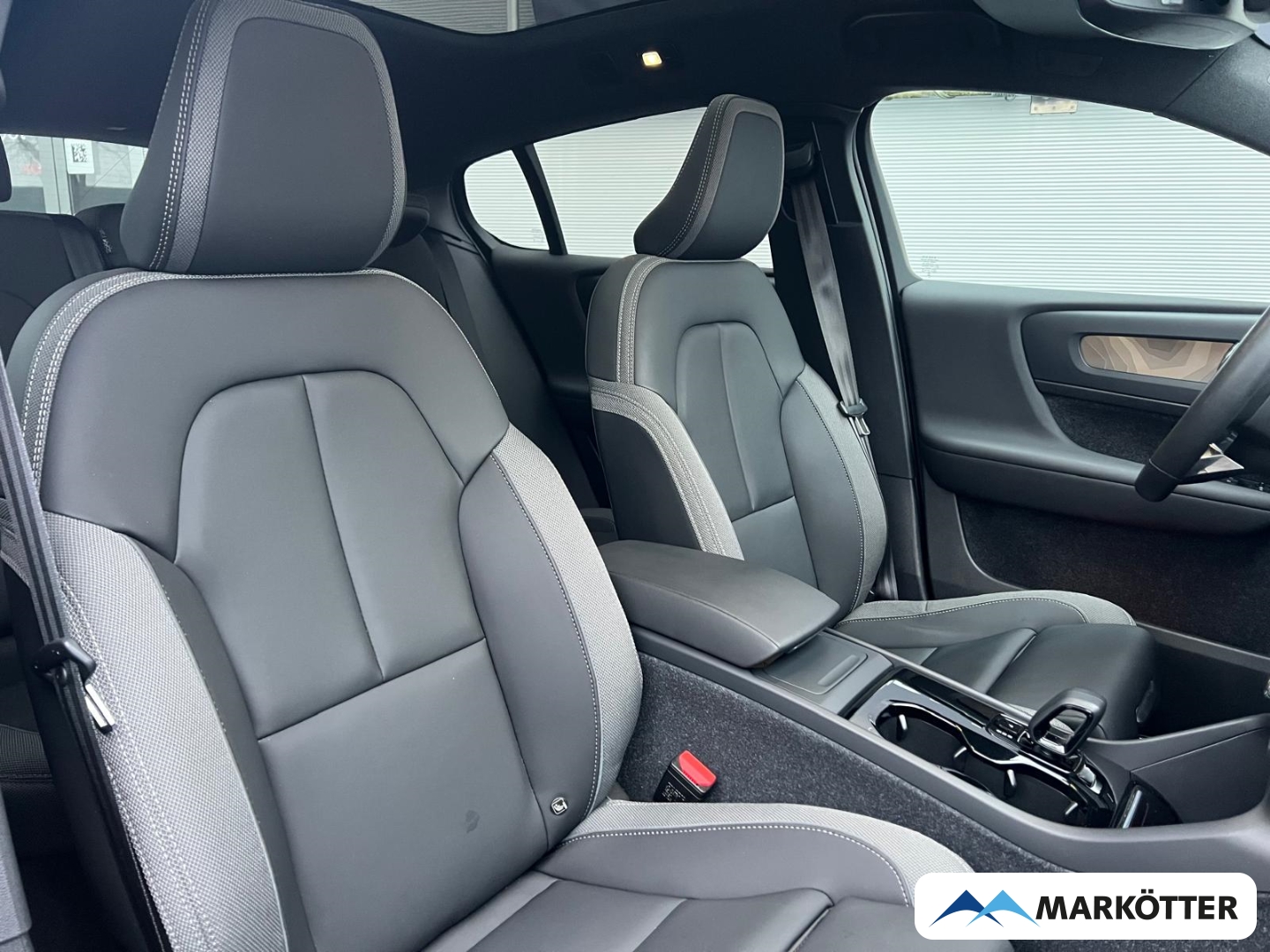 Fahrzeugabbildung Volvo C40 Ultimate Recharge Pure Electric AWD/PANO/360CAM