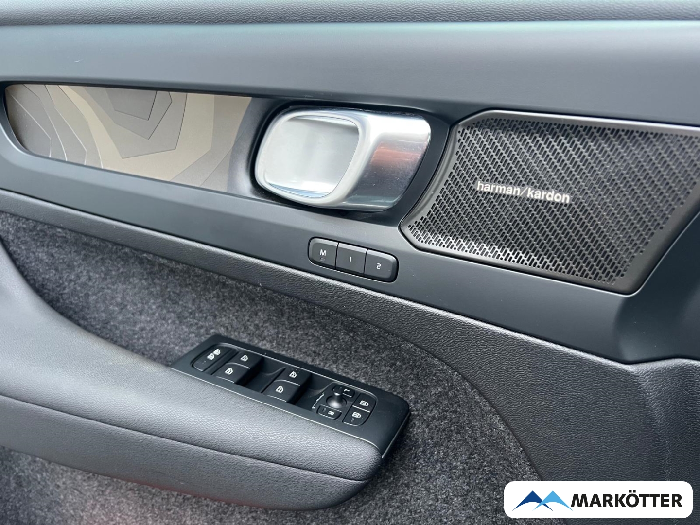 Fahrzeugabbildung Volvo C40 Ultimate Recharge Pure Electric AWD/PANO/360CAM