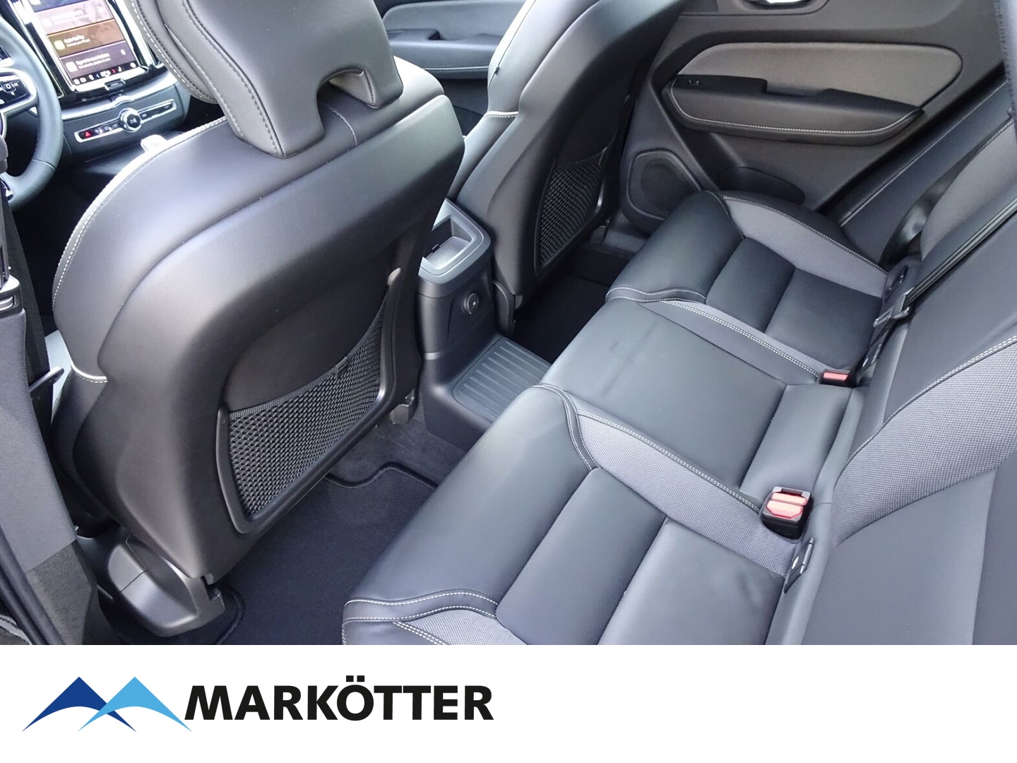 Fahrzeugabbildung Volvo XC60 T8 AWD Recharge Plus Dark SHZ/LHZ/Pilot