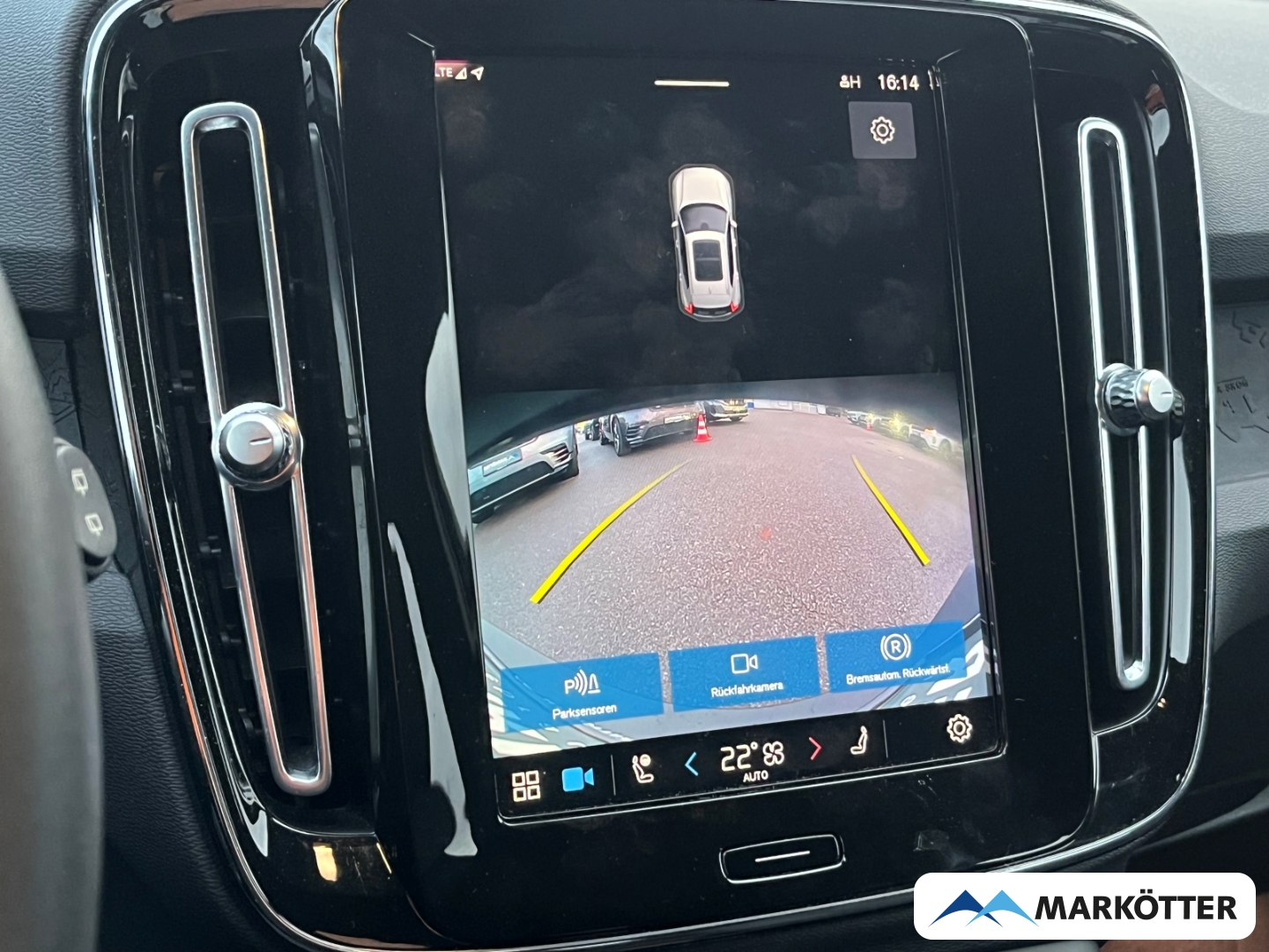 Fahrzeugabbildung Volvo XC40 P8 Core Recharge Navi/SHZ/RFK/LHZ/Tempo/AHK