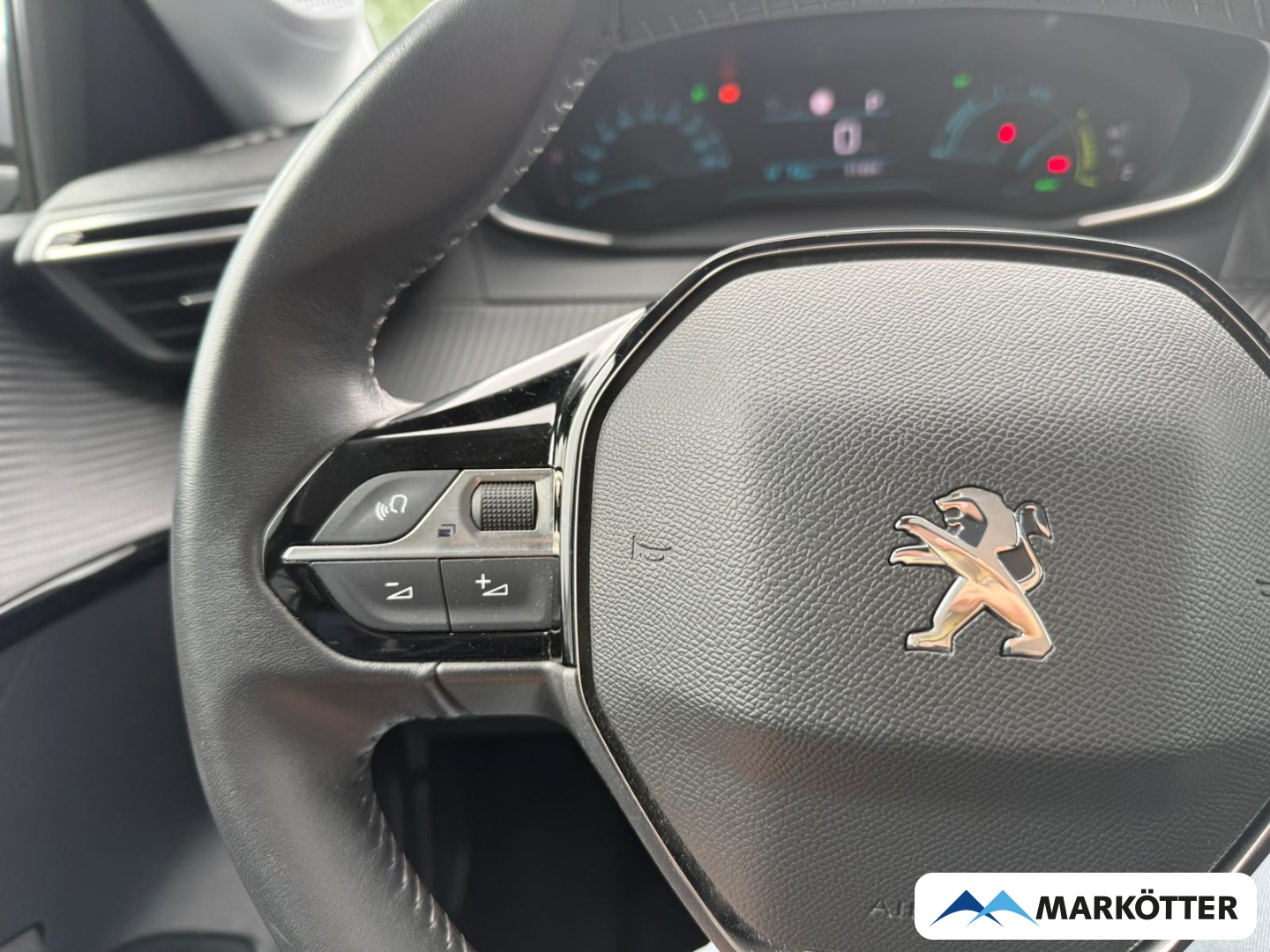 Fahrzeugabbildung Peugeot 208 e- Active Pack CARPLY/DAB/PDC/SHZ/TEMP