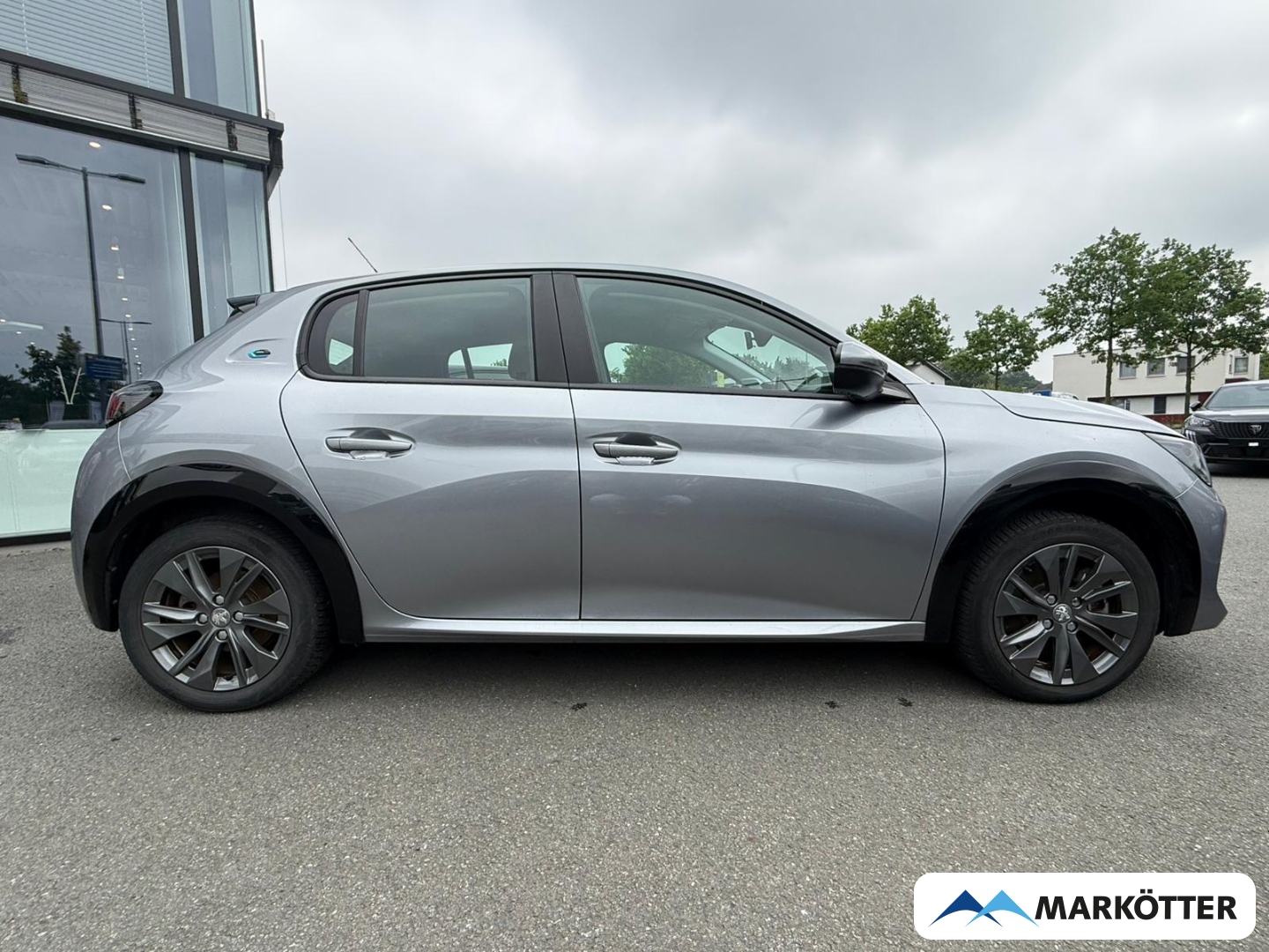Fahrzeugabbildung Peugeot 208 e- Active Pack CARPLY/DAB/PDC/SHZ/TEMP