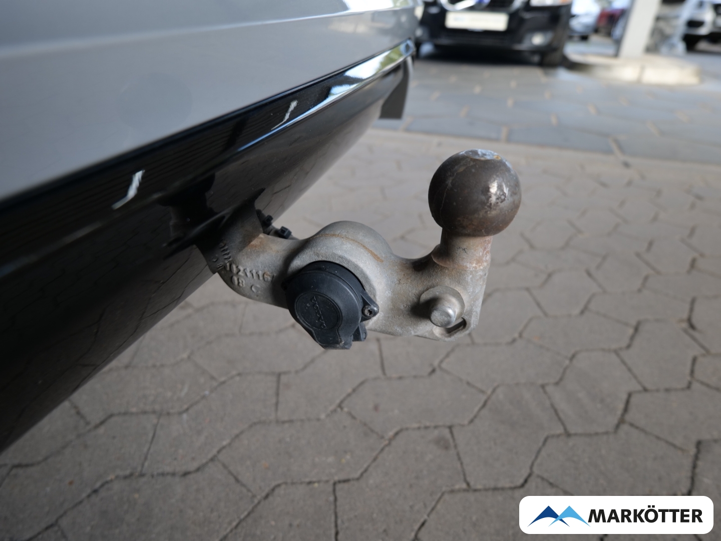 Fahrzeugabbildung Volvo XC60 B4 2WD Plus Dark /AHK/Schiebedach/BLIS/