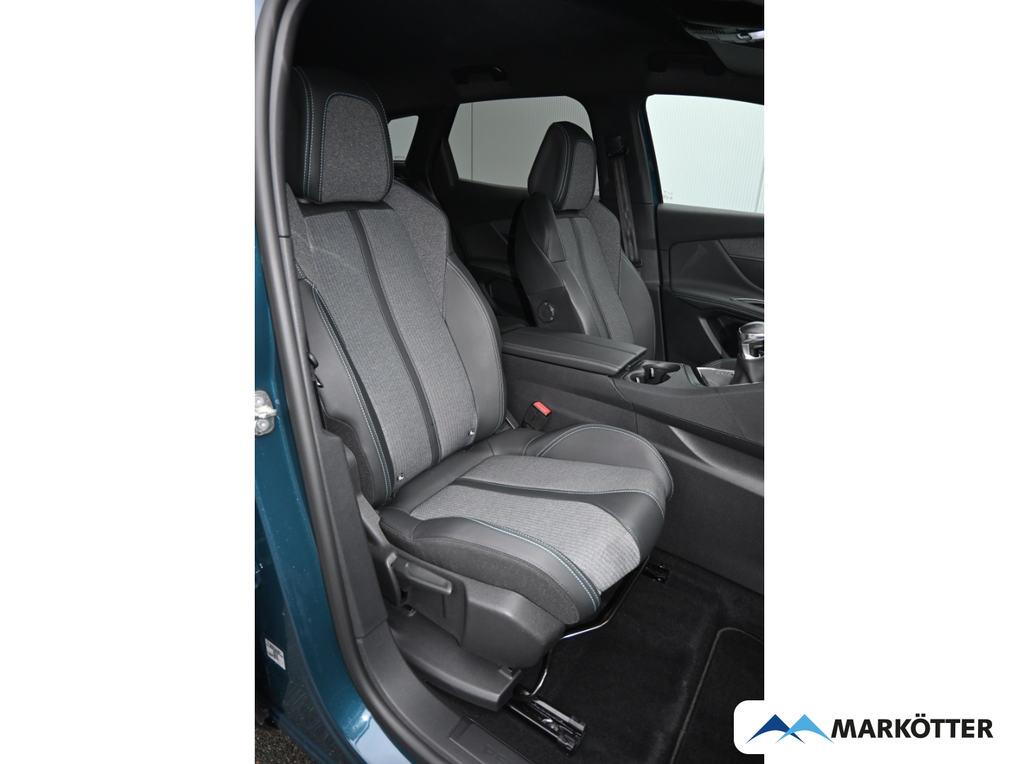 Fahrzeugabbildung Peugeot 3008 Allure PureTech 130 AHK/PDC/DAB/Kamera