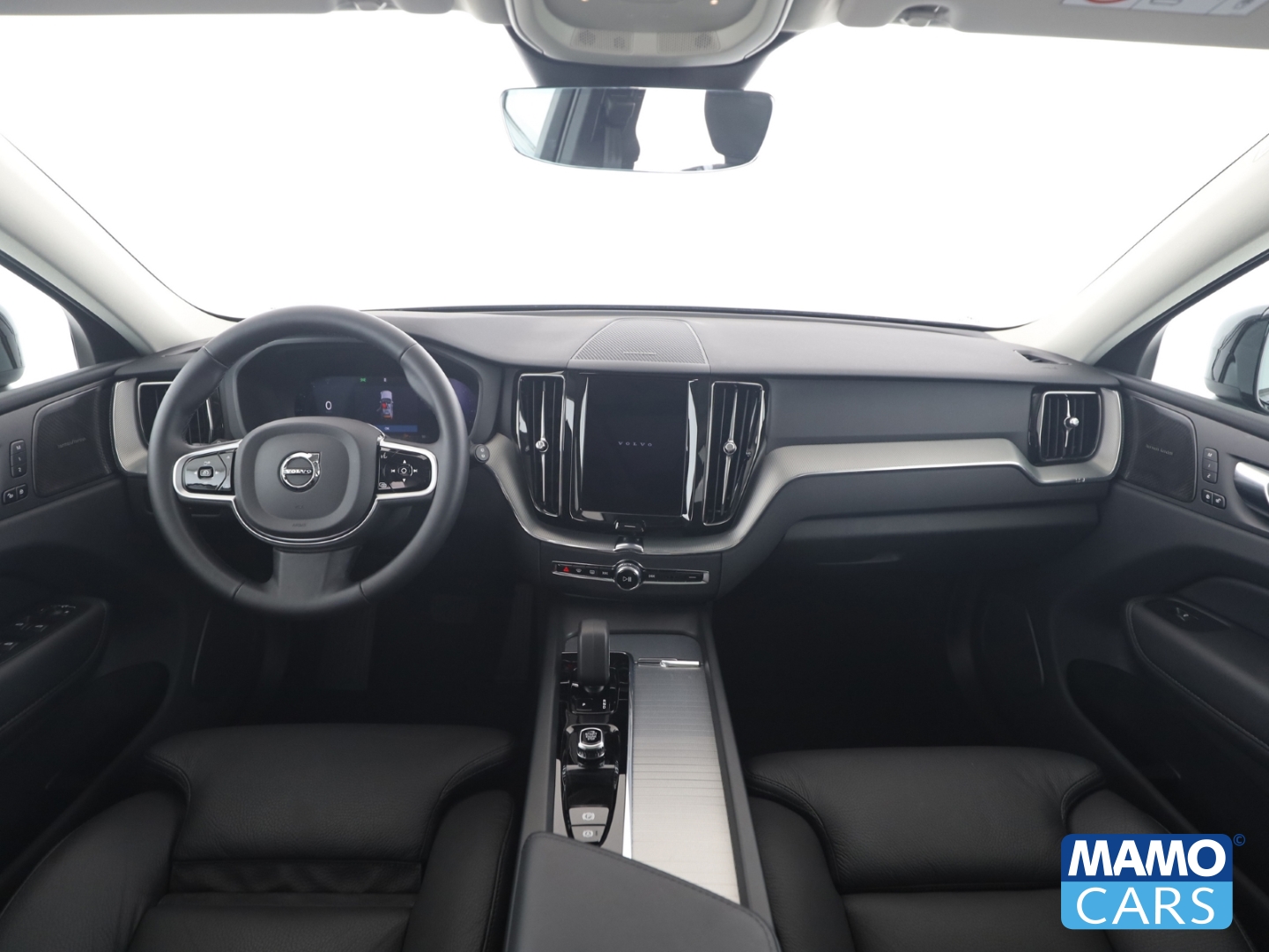 Fahrzeugabbildung Volvo XC60 B5 AWD Plus Dark Panorama/H&K/Memory/HUD
