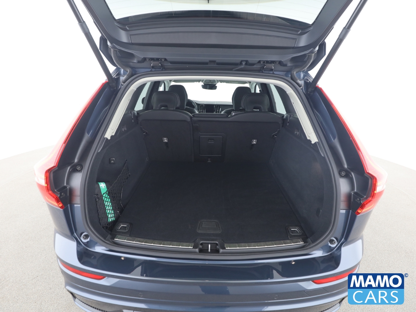 Fahrzeugabbildung Volvo XC60 B5 AWD Plus Dark Panorama/H&K/Memory/HUD