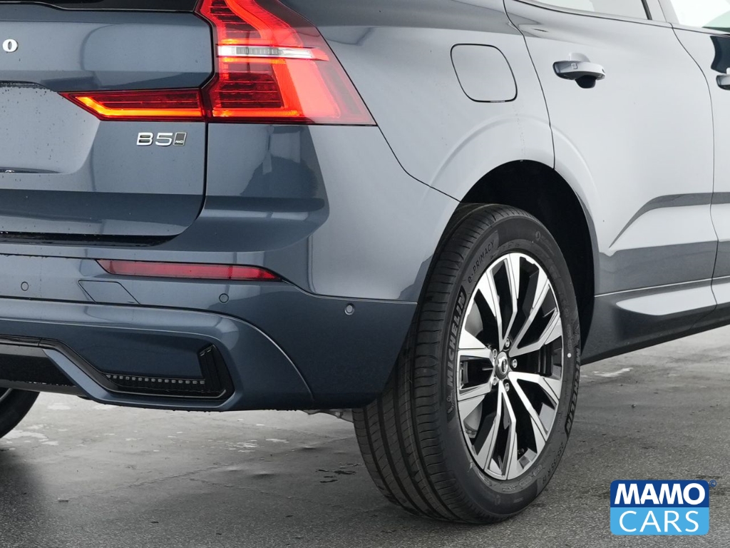Fahrzeugabbildung Volvo XC60 B5 AWD Plus Dark Panorama/H&K/Memory/HUD