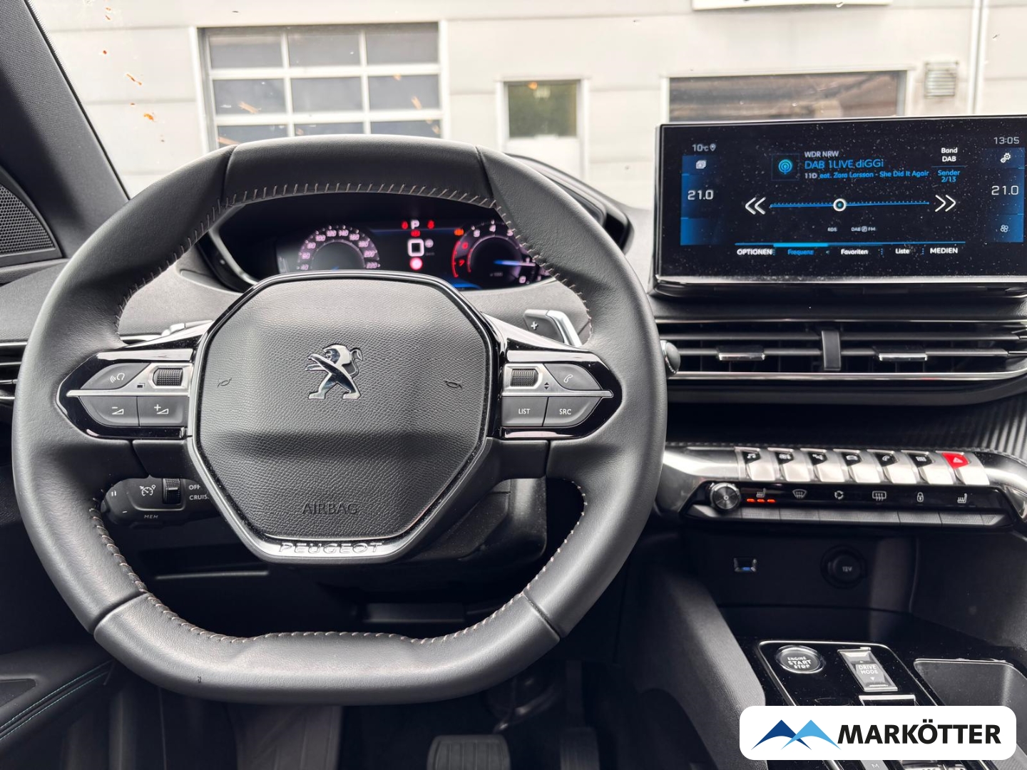 Fahrzeugabbildung Peugeot 3008 Allure Pack ACC/BLIS/CAM/SHZ/NAVI/APPLE