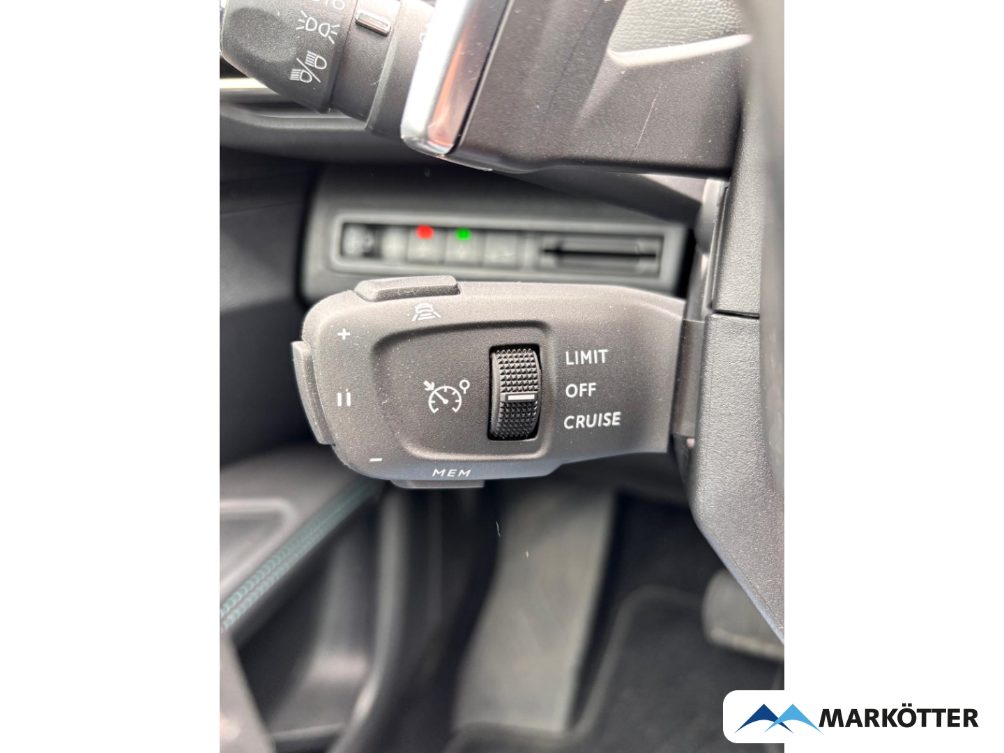 Fahrzeugabbildung Peugeot 3008 Allure Pack ACC/BLIS/CAM/SHZ/NAVI/APPLE