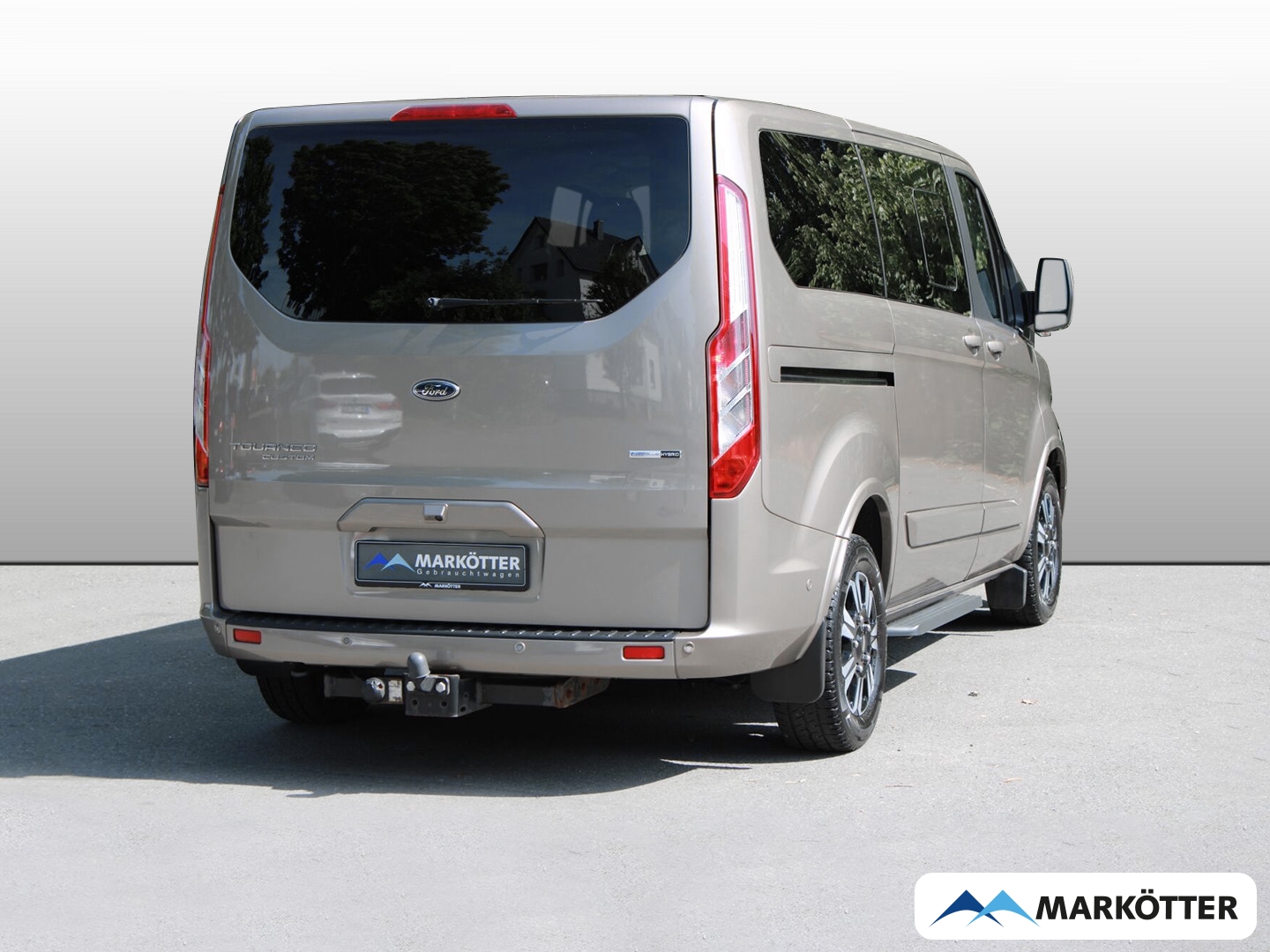 Fahrzeugabbildung Ford Transit Tourneo Kombi 320 L1 Titanium Titanium