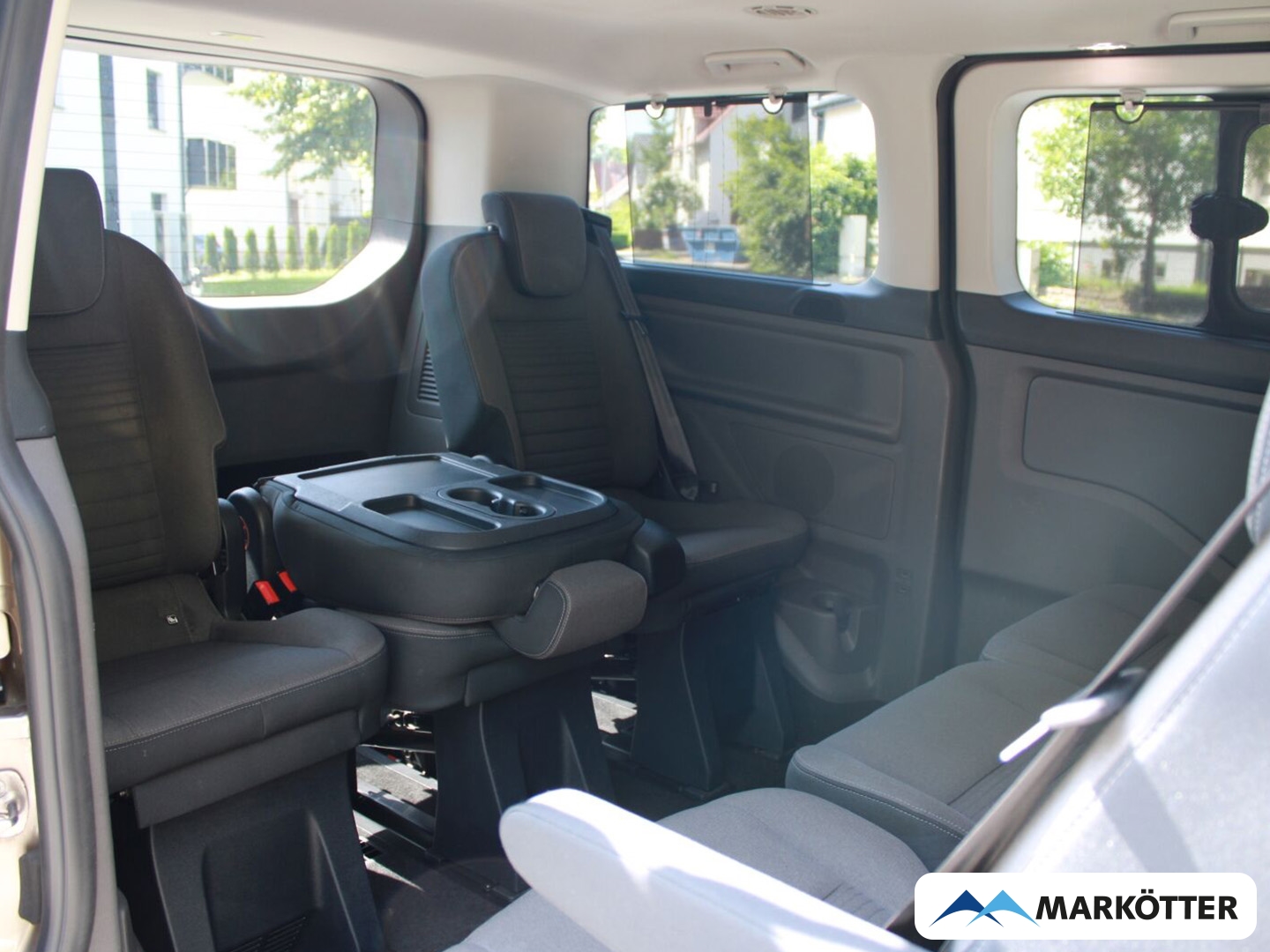 Fahrzeugabbildung Ford Transit Tourneo Kombi 320 L1 Titanium Titanium