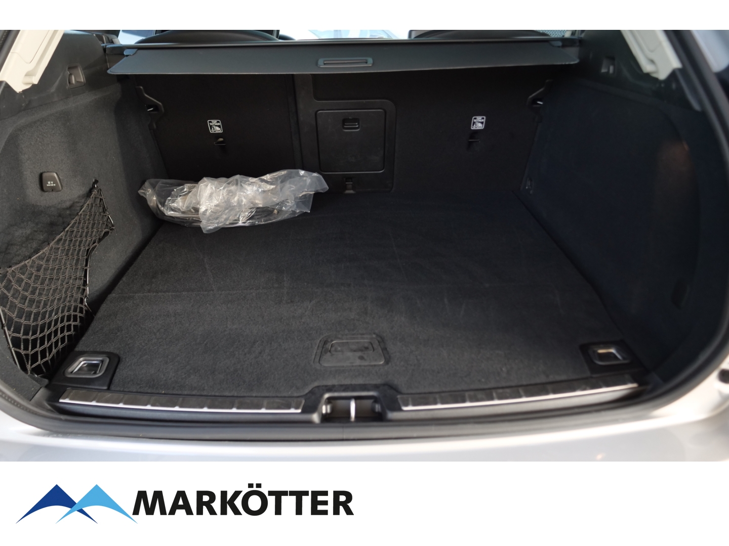 Fahrzeugabbildung Volvo XC60 T8 Recharge AWD Ultra Dark STHZ/360CAM/PANO