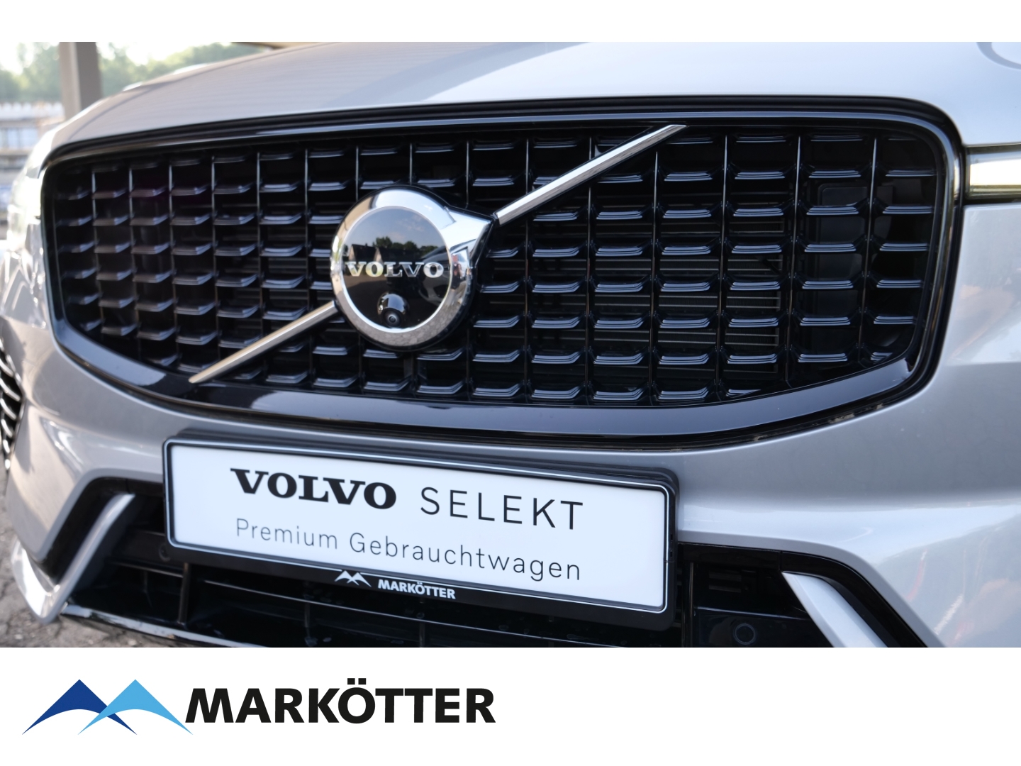 Fahrzeugabbildung Volvo XC60 T8 Recharge AWD Ultra Dark STHZ/360CAM/PANO