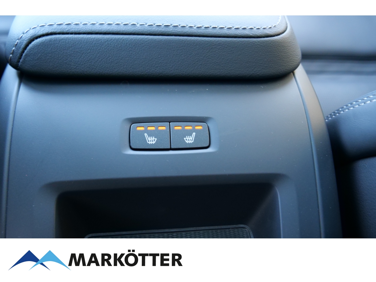 Fahrzeugabbildung Volvo XC60 T8 Recharge AWD Ultra Dark STHZ/360CAM/PANO