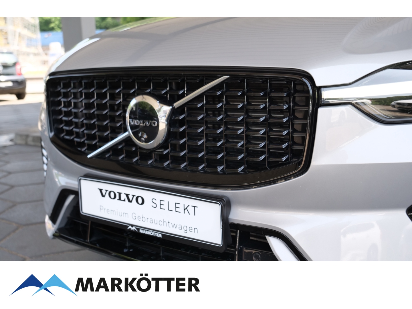 Fahrzeugabbildung Volvo XC60 T8 Recharge AWD Ultra Dark STHZ/360CAM/PANO