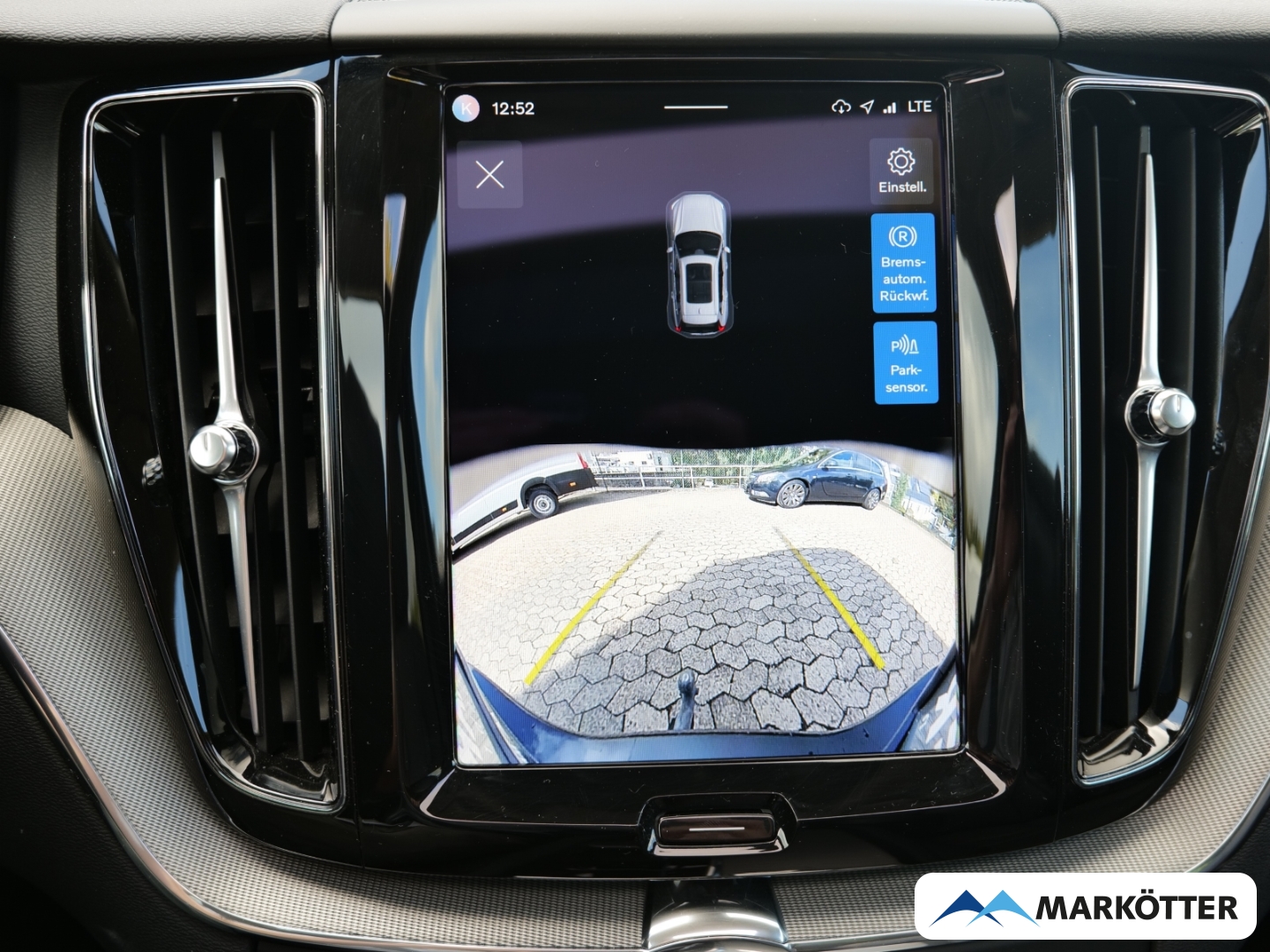 Fahrzeugabbildung Volvo XC60 T6 AWD Plus Dark /AHK/Pano/BLIS/ACC/