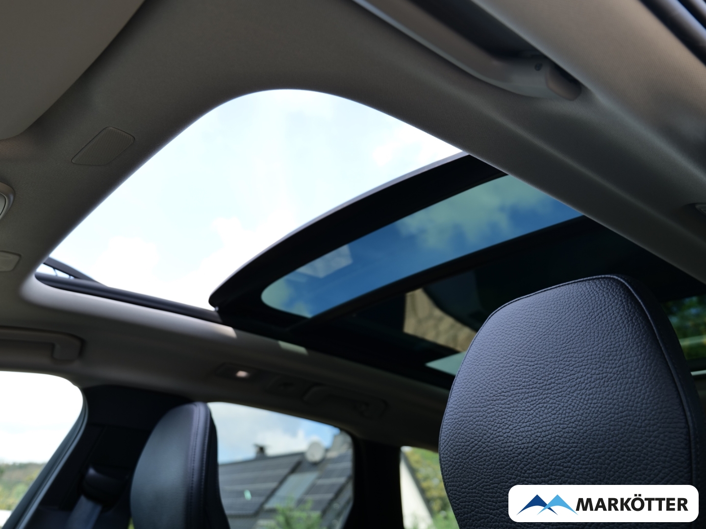 Fahrzeugabbildung Volvo XC60 T6 AWD Plus Dark /AHK/Pano/BLIS/ACC/