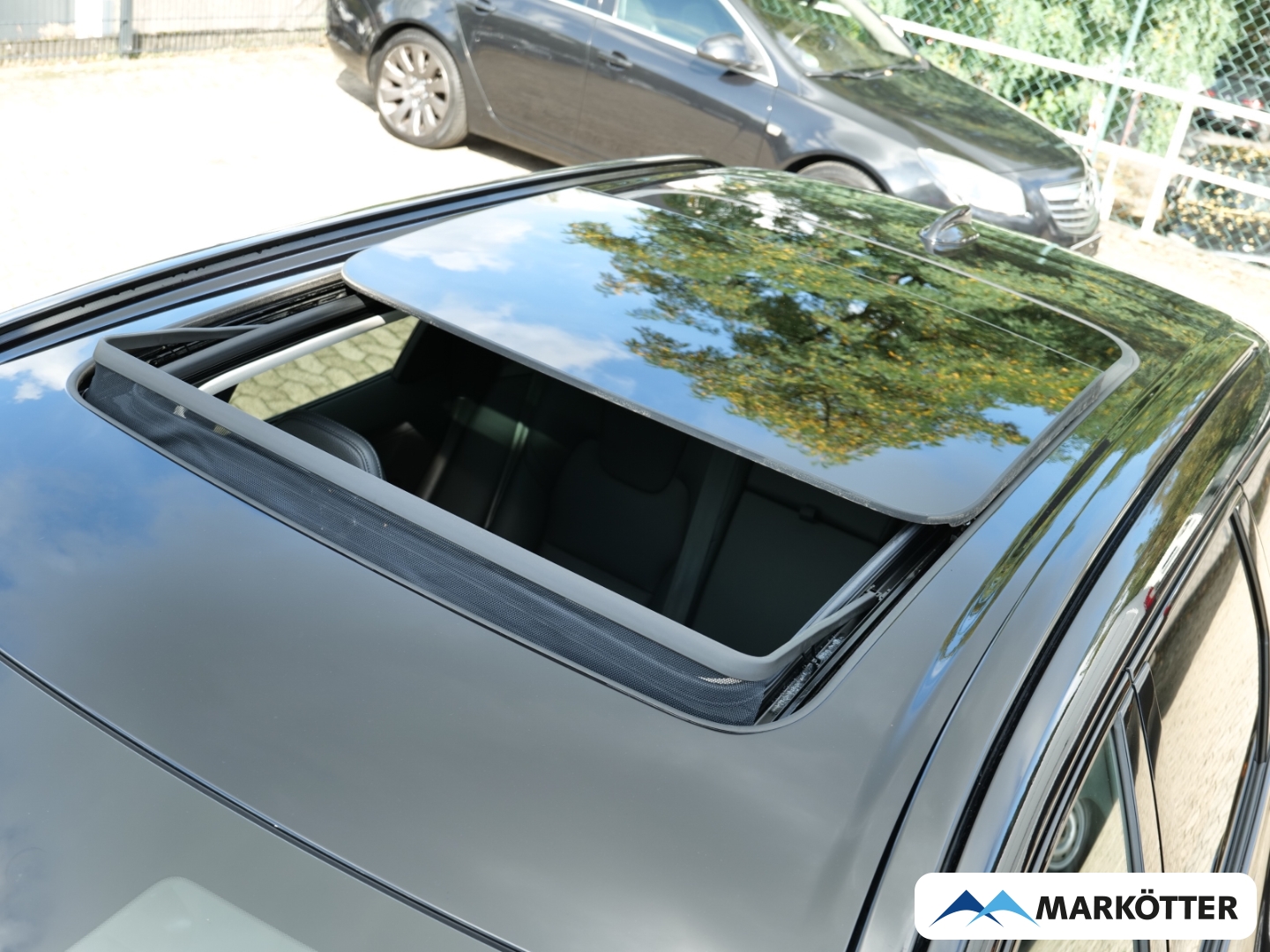 Fahrzeugabbildung Volvo XC60 T6 AWD Plus Dark /AHK/Pano/BLIS/ACC/