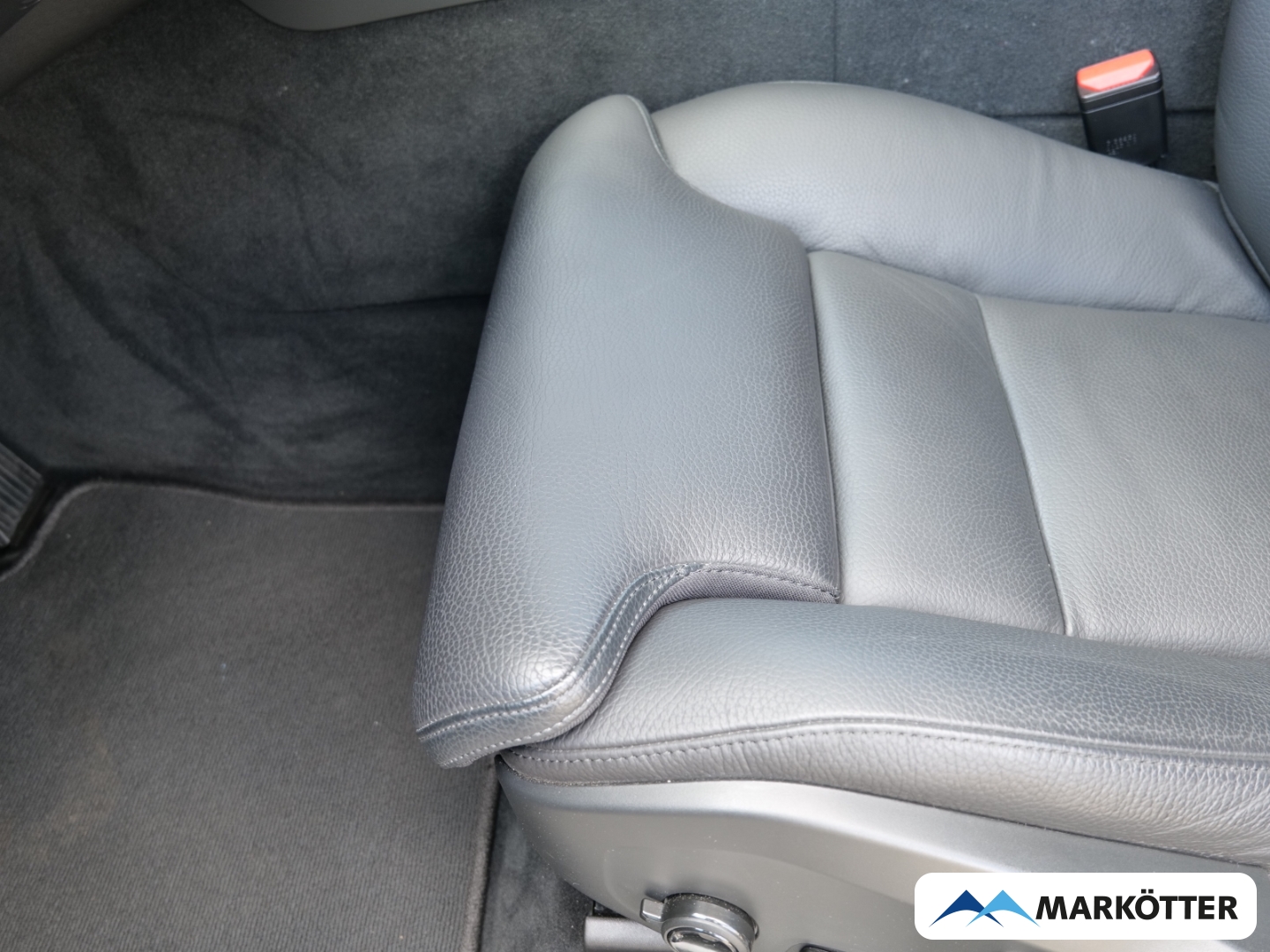 Fahrzeugabbildung Volvo XC60 T6 AWD Plus Dark /AHK/Pano/BLIS/ACC/