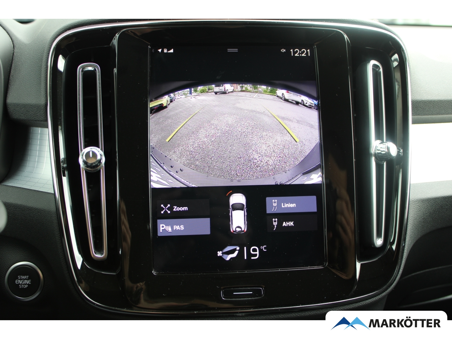Fahrzeugabbildung Volvo XC40 Momentum 2WD AHK/CAM/PDC/NAVI/LED