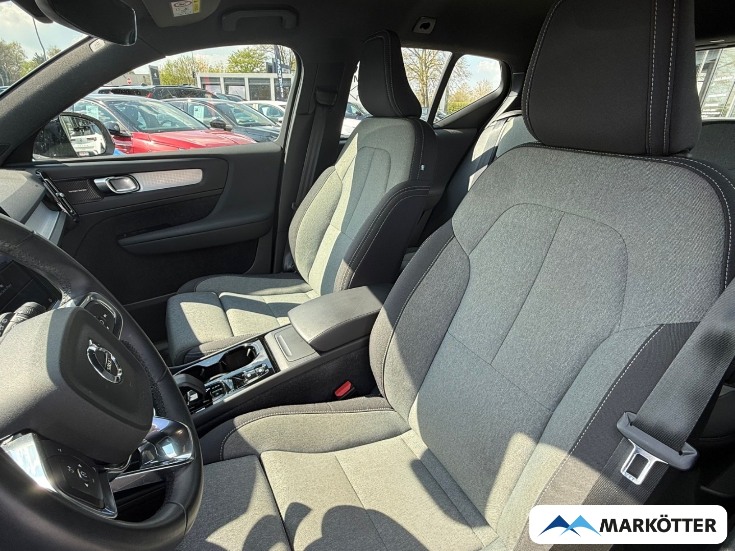 Fahrzeugabbildung Volvo XC40 Plus Dark SHZ/LHZ/CAM/H&K/DAB/PDC/LED
