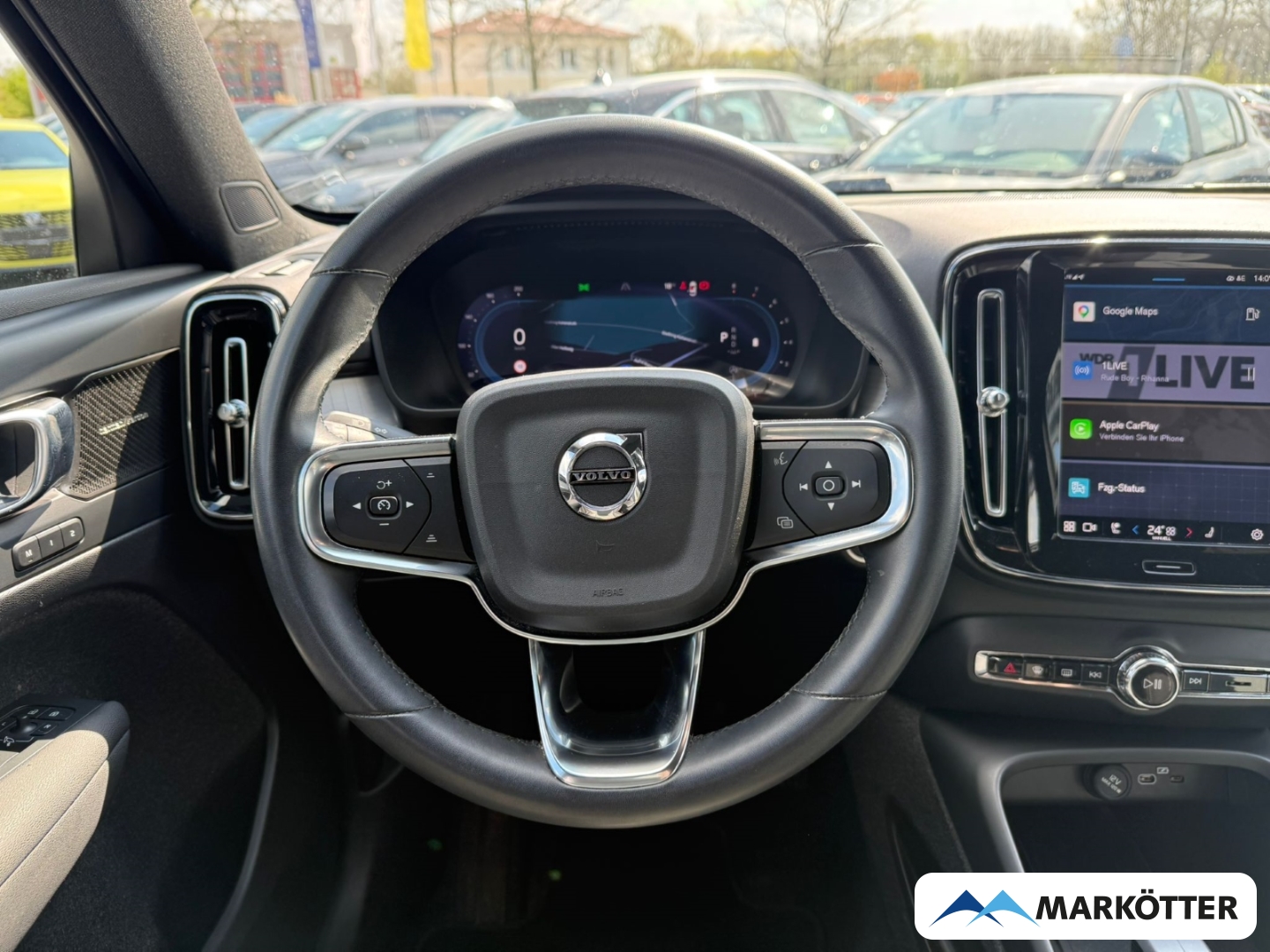 Fahrzeugabbildung Volvo XC40 Plus Dark SHZ/LHZ/CAM/H&K/DAB/PDC/LED