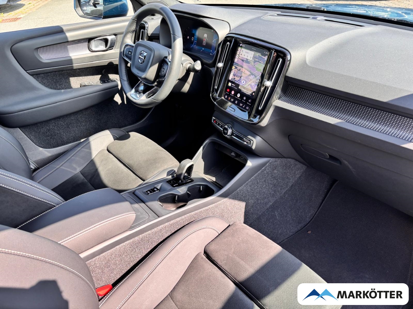 Fahrzeugabbildung Volvo XC40 T2 Core APPLE/CAM/NAVI/SHZ/LHZ/TEMPO