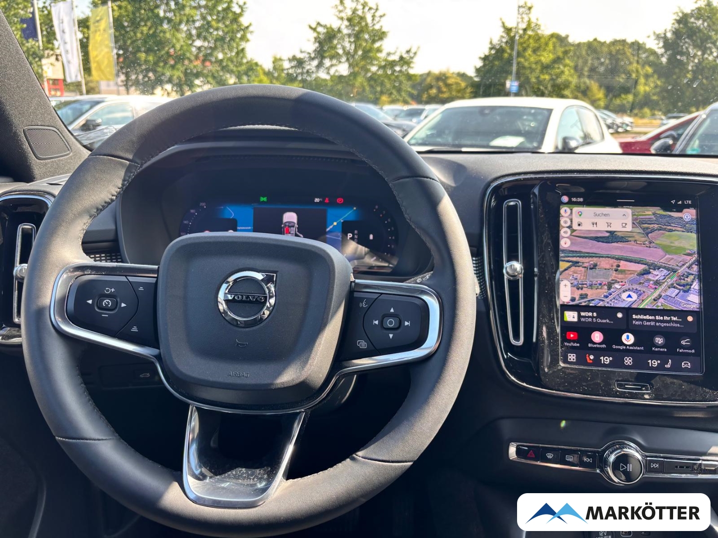 Fahrzeugabbildung Volvo XC40 T2 Core APPLE/CAM/NAVI/SHZ/LHZ/TEMPO