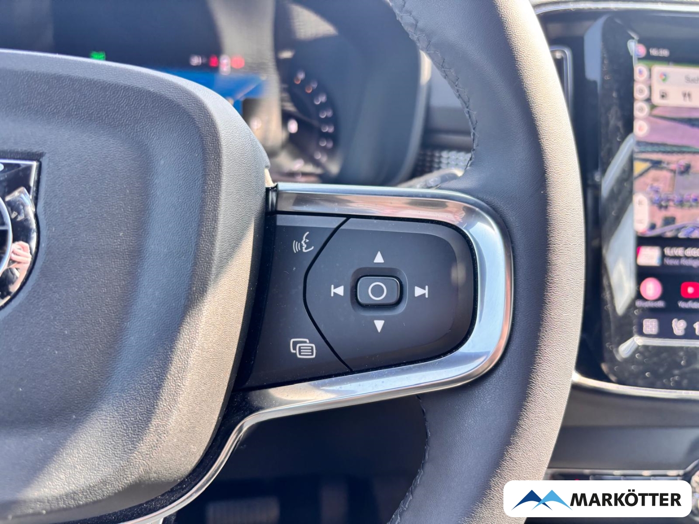 Fahrzeugabbildung Volvo XC40 T2 Core APPLE/CAM/NAVI/SHZ/LHZ/TEMPO