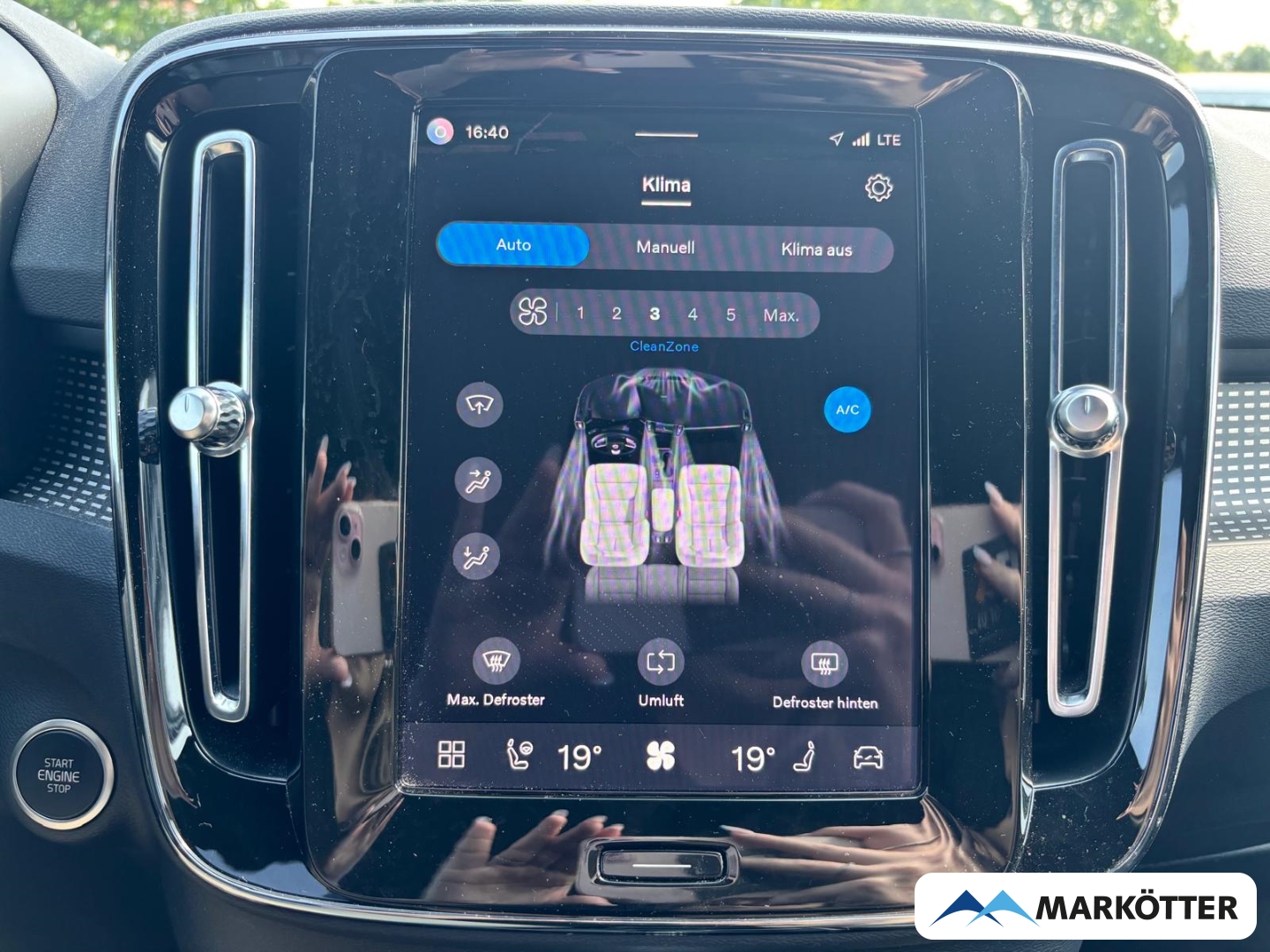 Fahrzeugabbildung Volvo XC40 T2 Core APPLE/CAM/NAVI/SHZ/LHZ/TEMPO