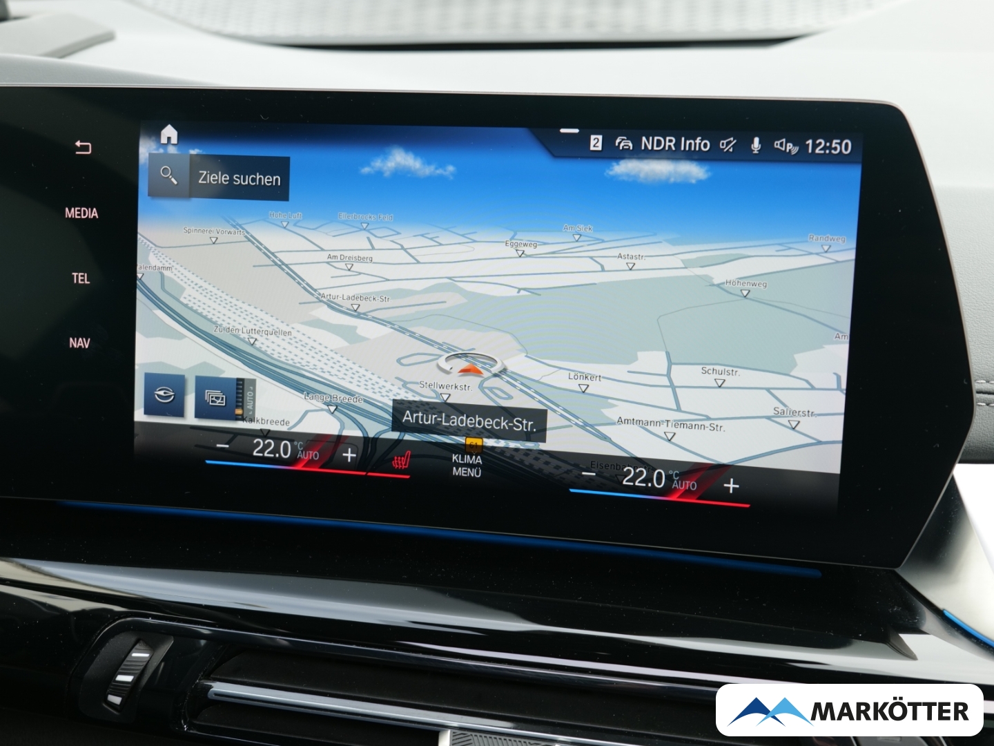 Fahrzeugabbildung BMW 218 Active Tourer d M-Sport DriveAssistant/Innovation/Pano