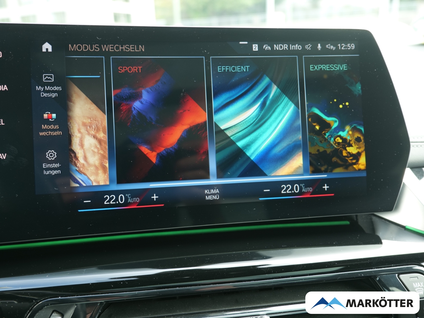 Fahrzeugabbildung BMW 218 Active Tourer d M-Sport DriveAssistant/Innovation/Pano