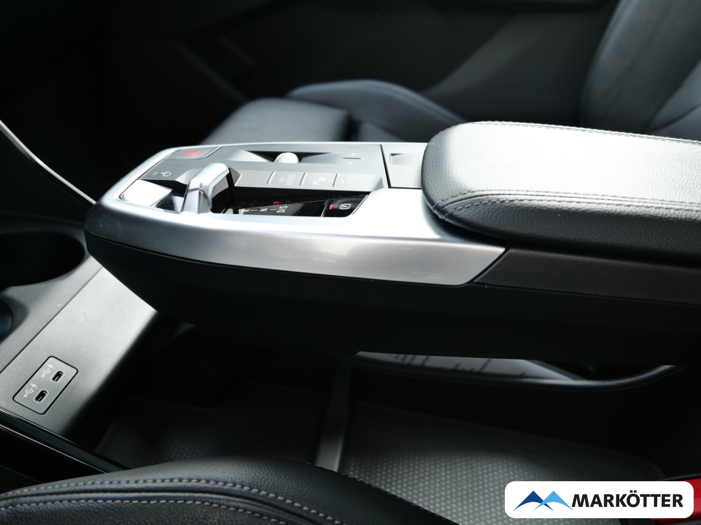Fahrzeugabbildung BMW 218 Active Tourer d M-Sport DriveAssistant/Innovation/Pano