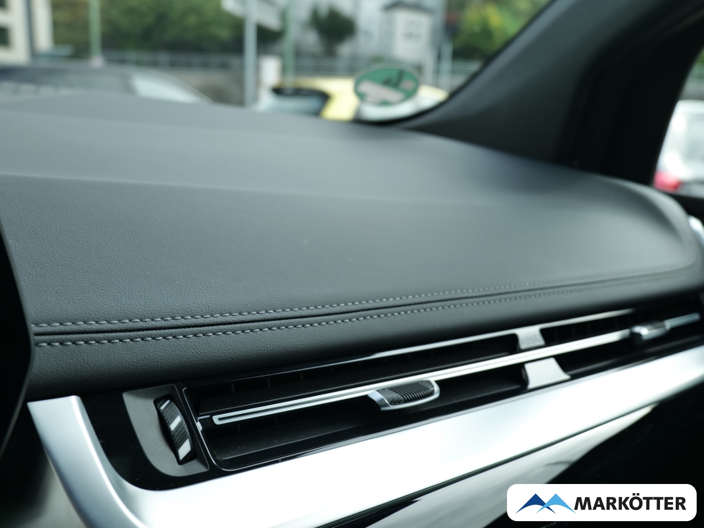 Fahrzeugabbildung BMW 218 Active Tourer d M-Sport DriveAssistant/Innovation/Pano