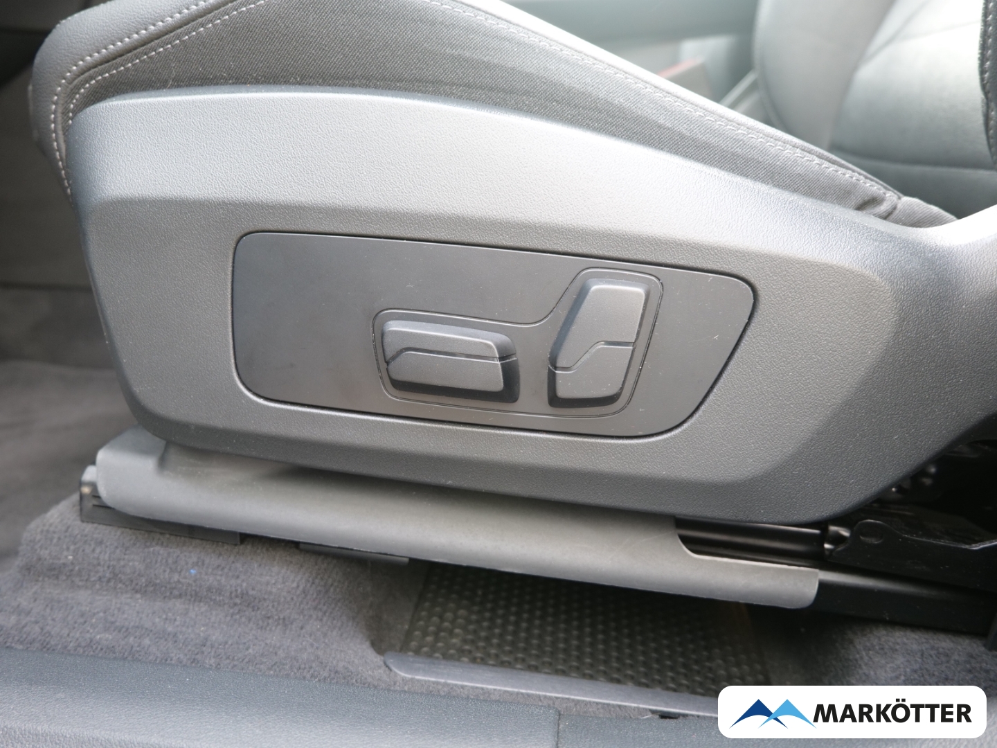 Fahrzeugabbildung BMW 218 Active Tourer d M-Sport DriveAssistant/Innovation/Pano