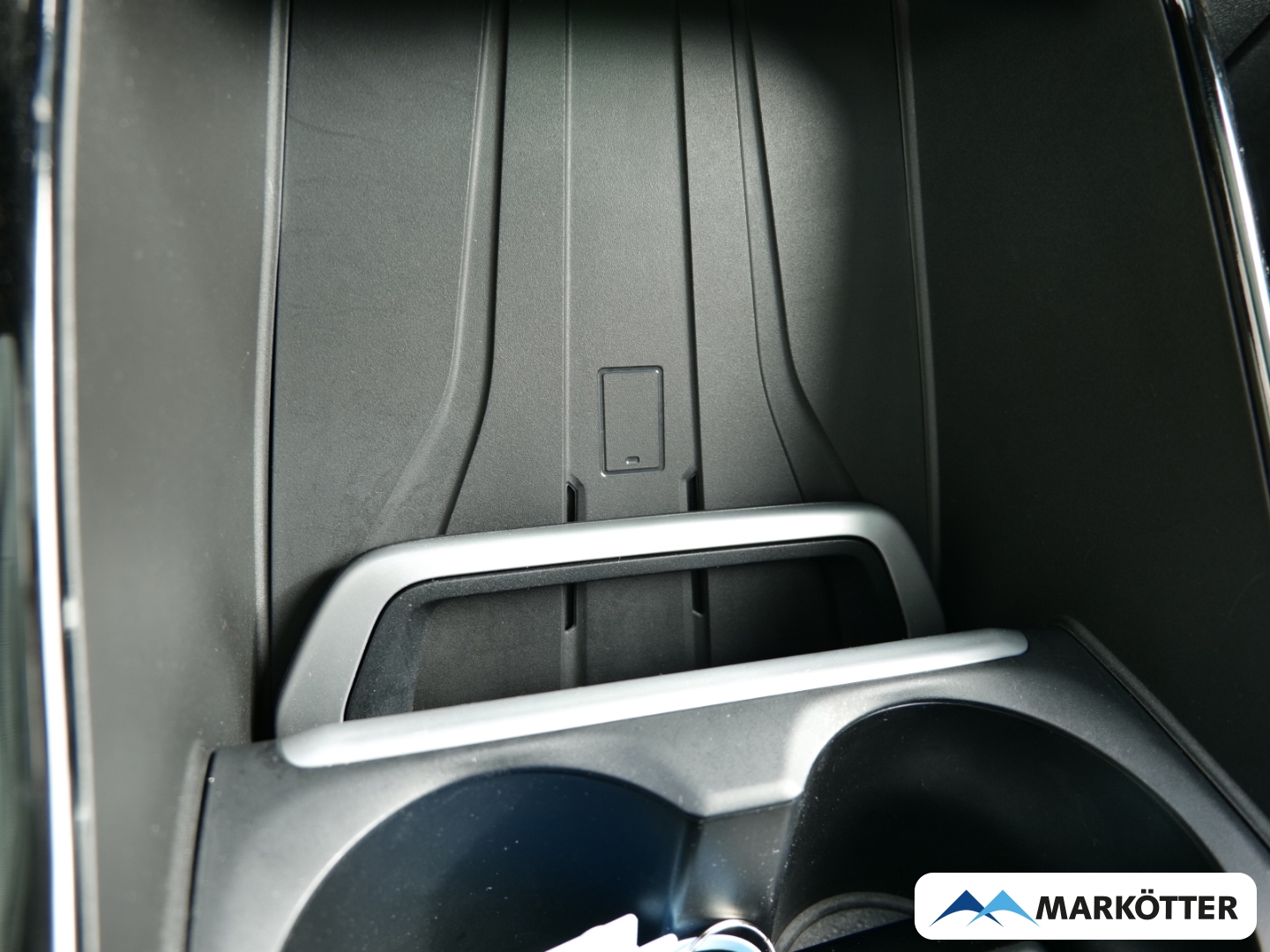 Fahrzeugabbildung BMW 218 Active Tourer d M-Sport DriveAssistant/Innovation/Pano
