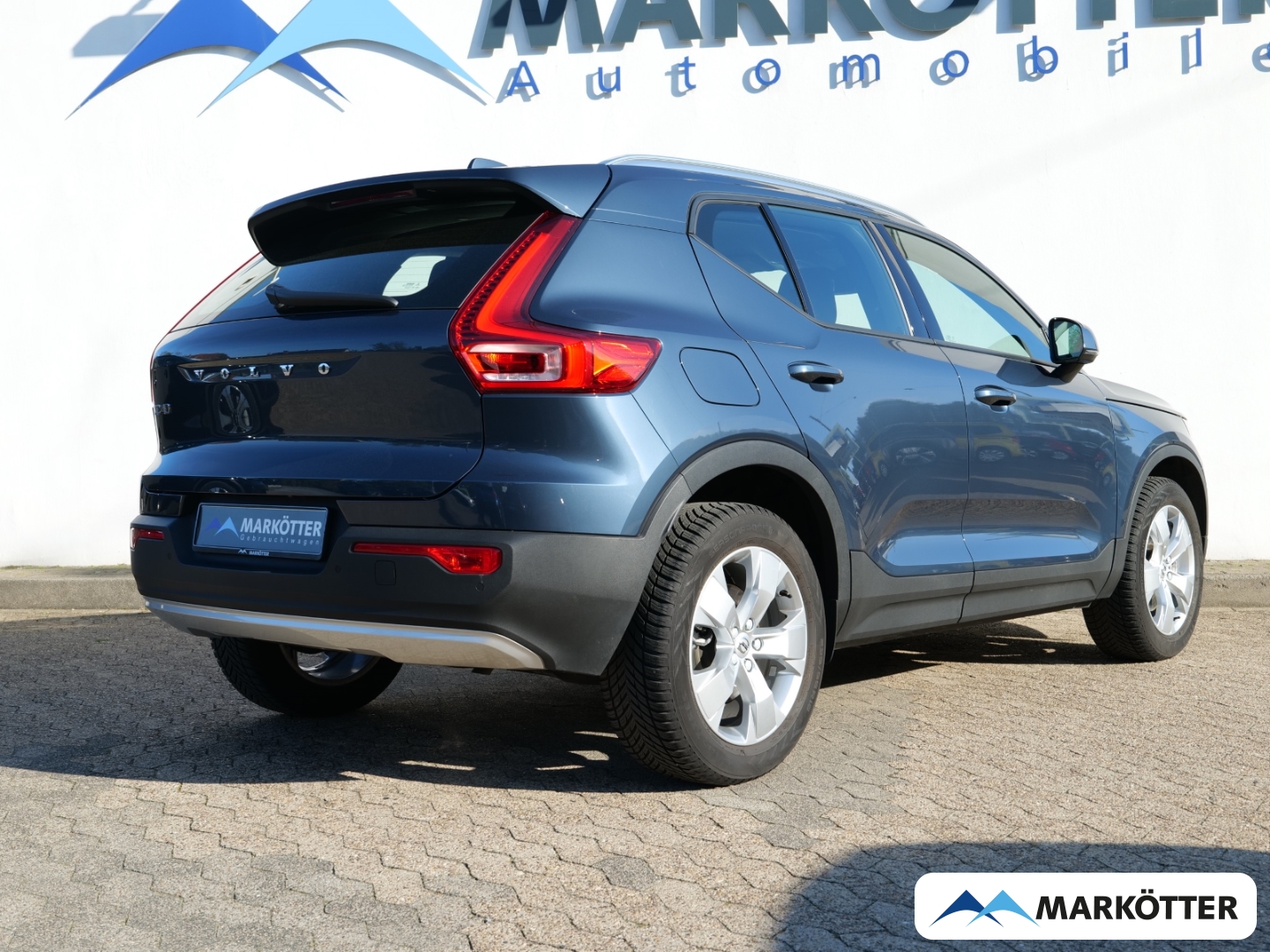 Fahrzeugabbildung Volvo XC40 T2 Momentum Pro AHK/CAM/BLIS/SHZ/LHZ/Pilot