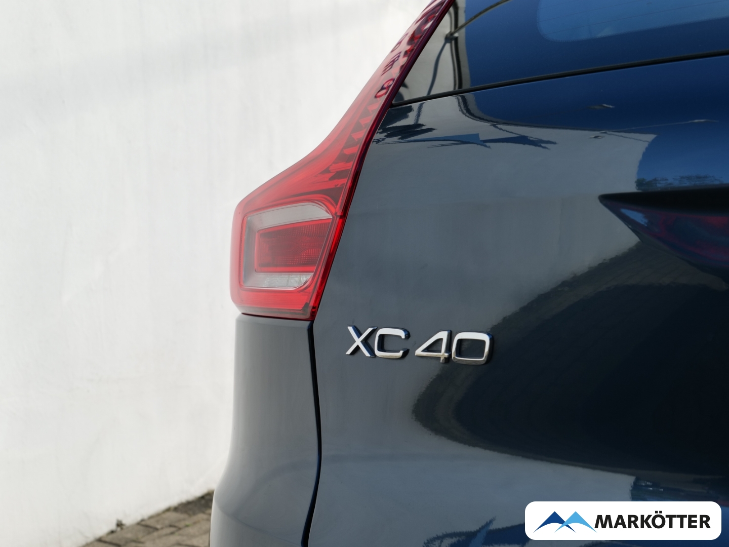 Fahrzeugabbildung Volvo XC40 T2 Momentum Pro AHK/CAM/BLIS/SHZ/LHZ/Pilot