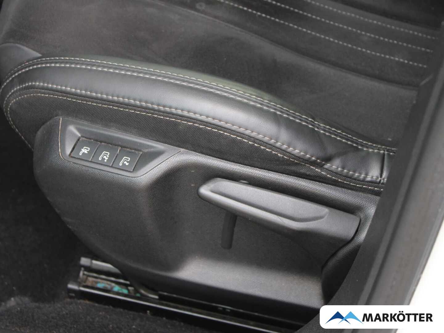 Fahrzeugabbildung Peugeot 308 SW Allure/NAVI/LED/PDC/CAM/KEYLESS/SHZ/PANO/