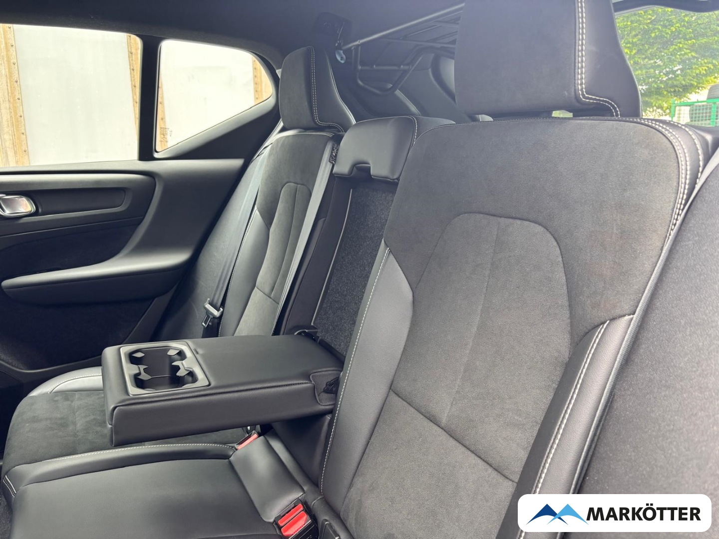 Fahrzeugabbildung Volvo XC40 T5 R Design Recharge CAM/FSH/LHZ/APPLE