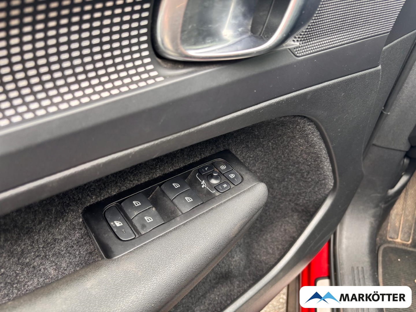 Fahrzeugabbildung Volvo XC40 T5 R Design Recharge CAM/FSH/LHZ/APPLE