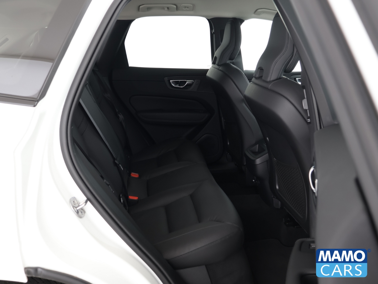 Fahrzeugabbildung Volvo XC60 B5 Plus Dark ACC/360CAM/BLIS/4xSHZ/LHZ/FSHZ