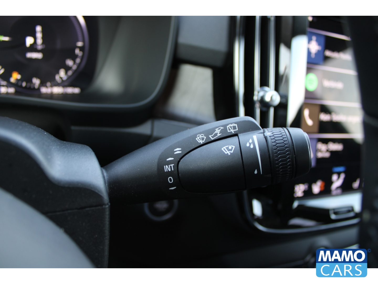 Fahrzeugabbildung Volvo XC40 T5 Plus Dark Recharge H&K/SHZ/CAM/LED/