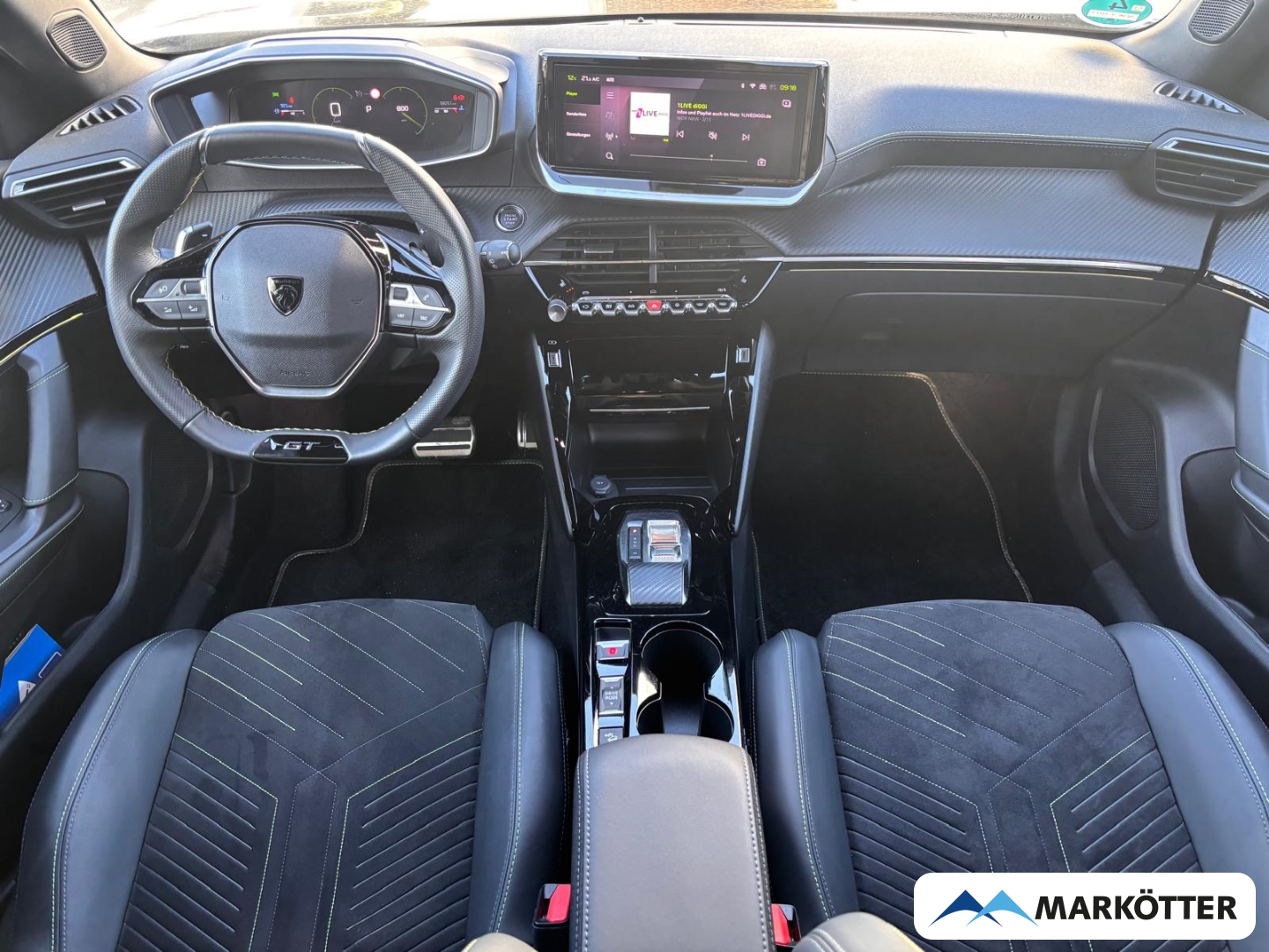 Fahrzeugabbildung Peugeot 2008 GT ALCANTARA/CAM/LED/NAVI/SHZ/MASSAGE