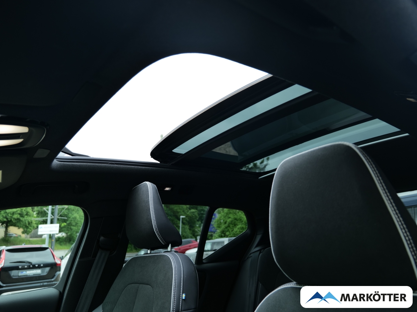 Fahrzeugabbildung Volvo XC40 P8 Ultimate ACC/BLIS/Pano/360/Alcantara/AHK