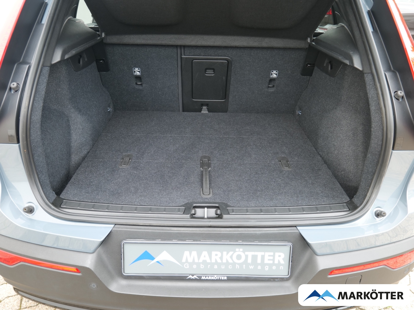 Fahrzeugabbildung Volvo XC40 P8 Ultimate ACC/BLIS/Pano/360/Alcantara/AHK