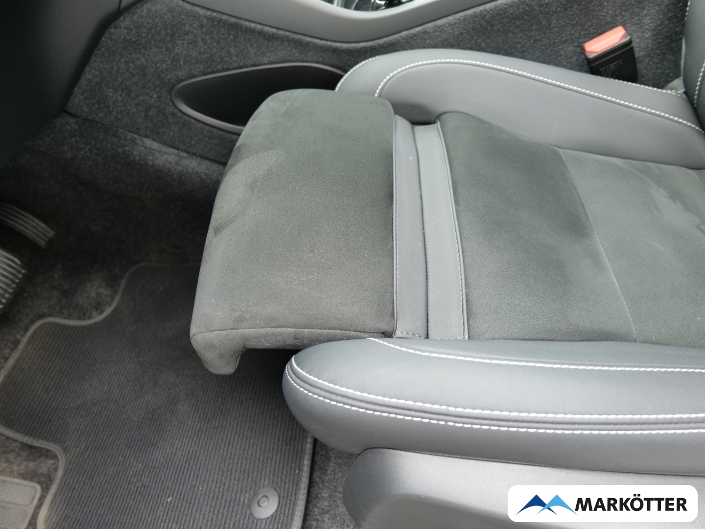 Fahrzeugabbildung Volvo XC40 P8 Ultimate ACC/BLIS/Pano/360/Alcantara/AHK
