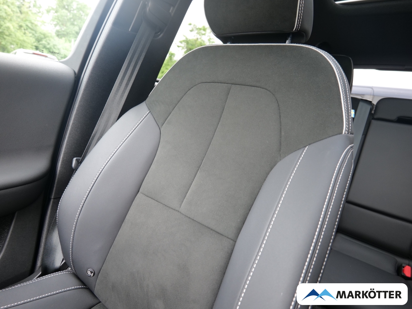 Fahrzeugabbildung Volvo XC40 P8 Ultimate ACC/BLIS/Pano/360/Alcantara/AHK