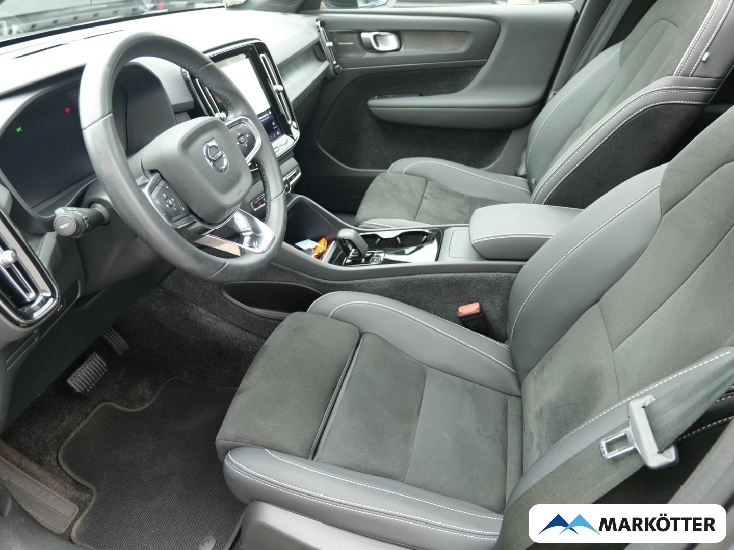 Fahrzeugabbildung Volvo XC40 P8 Ultimate ACC/BLIS/Pano/360/Alcantara/AHK
