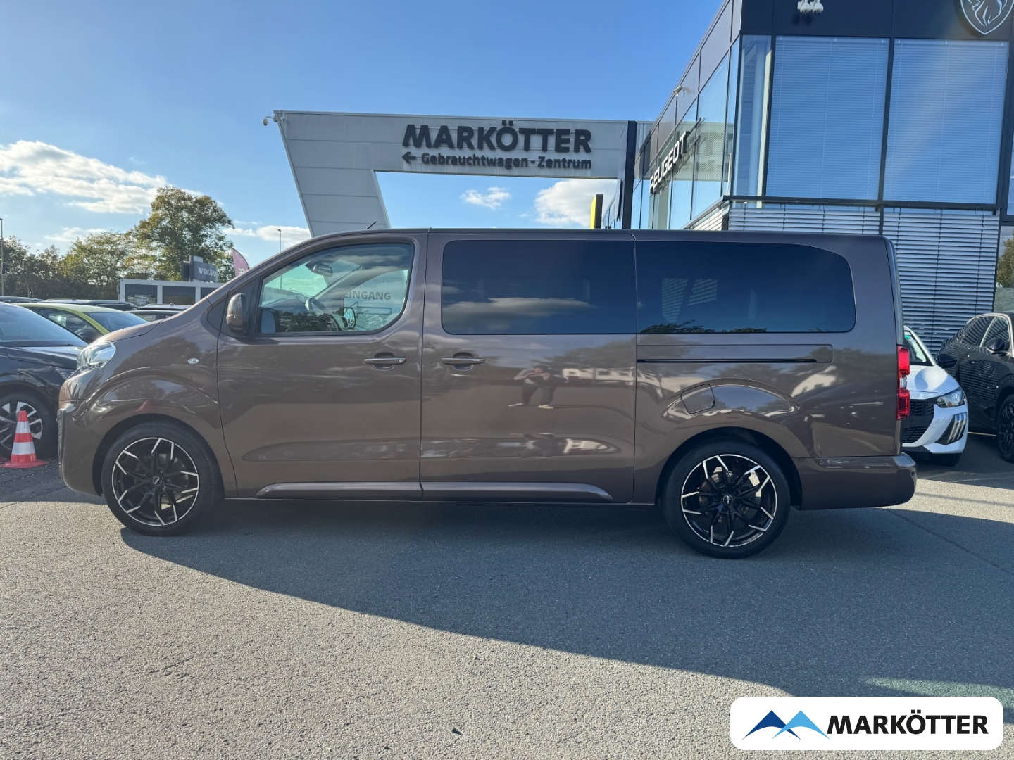 Fahrzeugabbildung Peugeot Traveller 2.0 L3 Business ACC/BLIS/HUD/CAM/SHZ